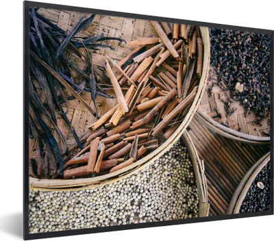 Produktbild von MuchoWow® MuchoWow® Gerahmtes Poster Kräuter auf der Kaffeeplantage 80x60 cm - Poster mit zchwarzem Bilderrahmen - Schwarzem - Mit Gestell