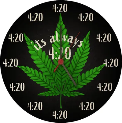 Produktbild von It's always 420 Kiffer Wanduhr aus MDF mit Cannabis Blatt