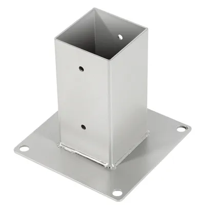 Zdjęcie produktu dla Tuleja przykręcana 4 wsporniki słupka Tuleja wbijana słupka ogrodzeniowego srebrna 70x70mm