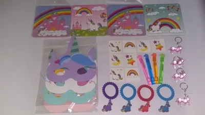 Image de Set de fête licorne Set de cadeaux de fête 28 pièces pour 4 enfants