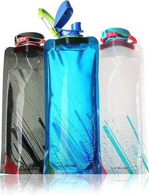 Produktbild von Trinkbeutel 0,7 Liter mit Karabinerhaken - Faltbarer Wasserbeutel für Outdoor, Camping und Sport (Set von 3)