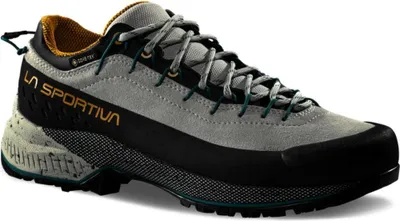 Grau-schwarzer La Sportiva TX4 Evo Woman GTX Schuh mit gelb-orangefarbenem Innenfutter und grauen Schnürsenkeln