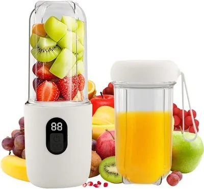 Immagine prodotto di Mini frullatore portatile per frullati e frappè, con 16 lame, display digitale, ricarica USB, piccolo frullatore bianco.