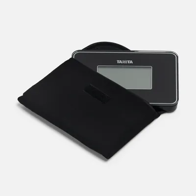 Produktbild von TANITA HD‑386 – die kleinste Personenwaage der Welt – Mini-Waage – bis 150 kg – ideal für Reisen und kleine Räume – 19 x 13,5 x 2 cm – Schwarz