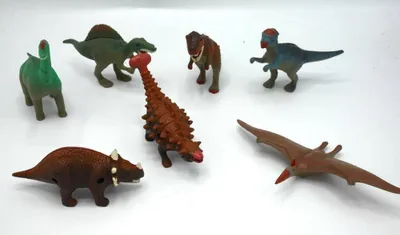 Produktbild von 8 Dinosaurier, 7 auf dem Foto + zusätzlicher Bonus-Dinosaurier.