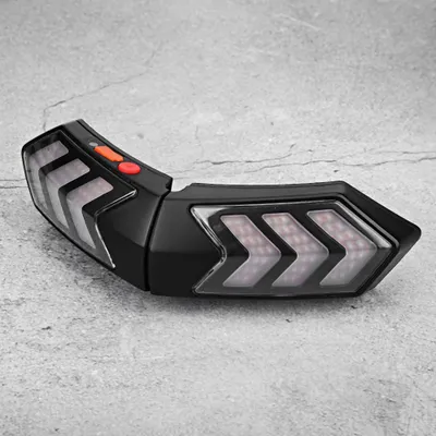 Zdjęcie produktu dla Bezprzewodowe światło bezpieczeństwa LED na kask motocyklowy, kierunkowskaz/ostrzeżenie/światło hamowania