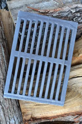Produktbild von SEZAM Dicker Ofenrost 30 x 21,5 cm Gusseisen Gussrost Kaminrost eckig Ascherost Kaminofen Tafelrost Rost Ofengitter Kamin