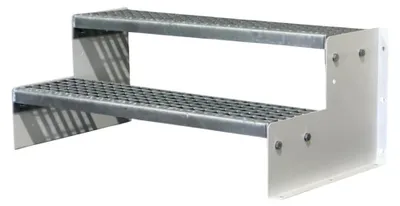 Produktbild von Standtreppe mit 2 Stufen aus Stahl, Gitterrost, für den Außenbereich, Modell 2, weiß, 18 cm Stufenhöhe, 120 cm Breite, 36 cm Höhe ohne Geländer
