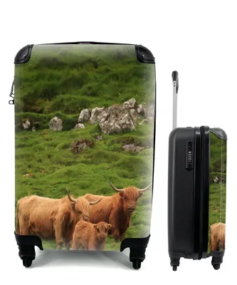 Produktbild von MuchoWow® Koffer Handgepäck Trolley Rollkoffer Kleine Reisekoffer mit 4 Rollen - Schottische Highlander-Familie - Cabin Size < 55x40x23 cm & 55x40x20 cm - Fotokoffer - Kabinenkoffer - Boardgepäck - Reise-Box - Reisekoffer - Reisegepäck - Koffer mit Bild - Trolley für Kinder