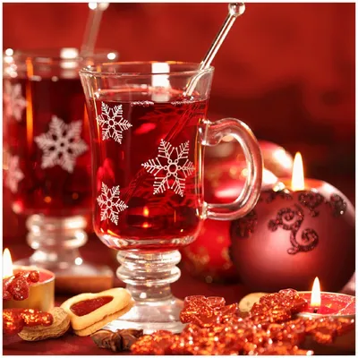 Produktbild von Wallario Premium Glasbild, freischwebende Optik, kräftige Farben, Größe 30 x 30 cm Motiv Heißer Winterpunsch mit Kerzen