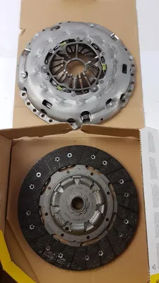 Immagine prodotto di Frizione LuK per Opel Astra H Signum Vectra C Zafira B 1.9 CDTI