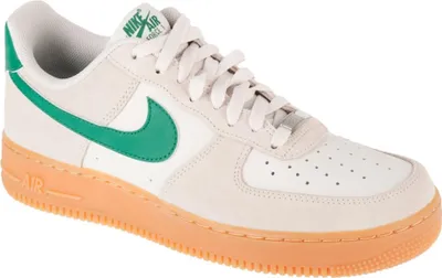 A single Nike Air Force 1 '07 LV8 shoe is shown from the side against a white background.