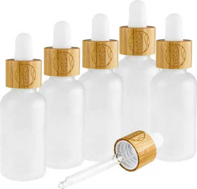 Produktbild von Pipettenflasche 30 ml, Milchglas, mit Bambusverschluss und Pipette, graviert, 30 ml, 5 Stück