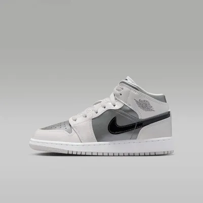 Zdjęcie produktu dla Nike Jordan 1 Mid SE „Inspired by the Greatest” Czarne, rozmiar: nieznany (USM 6Y)