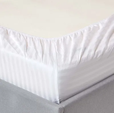 Obrázek produktu pro HOMESCAPES Napínací prostěradlo z damaškové tkaniny 160 x 200 cm – bílé, 100 % egyptská bavlna