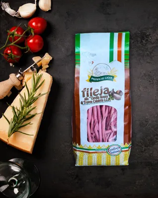 Produktbild von Pastificio Gioia Pasta Fileja mit roten Tropea Zwiebeln – Handgemachte italienische Spezialitäten – Traditionelle italienische Nudeln aus Kalabrien