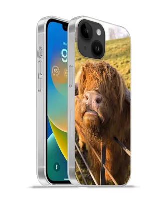 Produktbild von MuchoWow® Handyhülle Schutzhülle Hülle für Apple iPhone 14 - Softcase Scottish Highlander - Zaun - Gras Silikon Softcase Handy Hülle - Mobiltelefonhülle