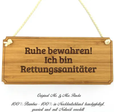 Produktbild von Mr. & Mrs. Panda Schild Rettungssanitäter - Geschenk, Landhaus, Shabby, Holzschild, Firmenschild, Graviert, Eingangsschild, Geschenkidee, Berufsschule, Abschluss, Beruf