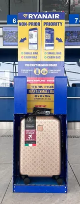 Obrázek produktu pro Kabinový kufr BERTOO Torino pro Ryanair - zlatý 33 l