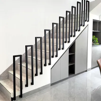 Immagine prodotto di Corrimano nero - Ringhiera a forma di "U" - Supporti per corrimano - Ringhiera per interni/esterni - Altezza 85 cm - Fissaggio stabile