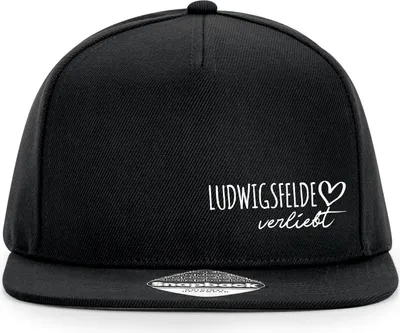 Produktbild von Huuraa Cappy Mütze Ludwigsfelde verliebt Black Polyester Snapback Kappe Geschenkidee
