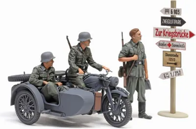 Immagine prodotto di 1:35 Kit modello KS600 sidecar con 3 figurine