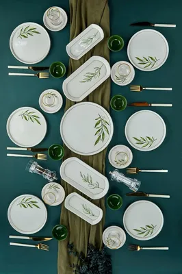 Produktbild von Hermia Concept, Frühstücksset (23 Teile), 100% Keramik, Weiß und Grün | 1 großer Servierteller (26 cm), 6 Servierteller (20 cm), 6 Schalen (8 cm) | Spülmaschinen- und mikrowellenfest, ideal für jeden Anlass!