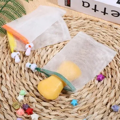 Produktbild von 10 Seifensäckchen mit farbigem Kordelzug, Seifenbeutel aus Nylon, Schaumnetze und Peelingbeutel aus Netzgewebe für Bad und Gesichtsreinigung