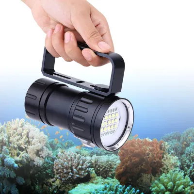 Produktbild von Wasserdichte Unterwasserlampe - 18000 Lumen - 3 Lichtmodi - Kompakt