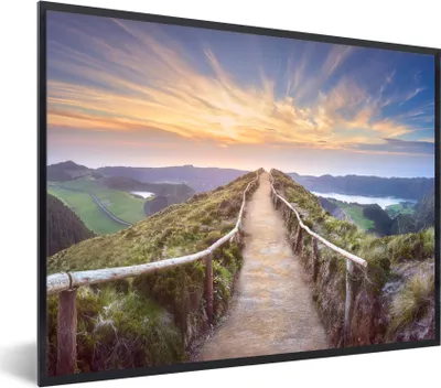Produktbild von MuchoWow® Gerahmtes Poster Berge - Natur - Weg 80x60 cm - Poster mit Schwarzem Bilderrahmen Wandposter Rahmen Foto Bilder - Schwarzem - Mit Gestell