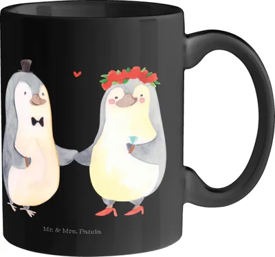 Produktbild von Mr. & Mrs. Panda Kaffeetasse Pinguin Heirat - Schwarz - Geschenk, Hochzeit, Pärchen, Kaffeebecher, haferl, Frau, Tasse, Keramiktasse, Freundin, Just Married, Becher