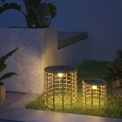 Image de Lot de 2 lampadaires solaires, lampe solaire en rotin PE style bohème, lampe de jardin LED avec capteur de lumière, couleur sable | 45 x 45 x 45 cm | IP44 | 2 pièces