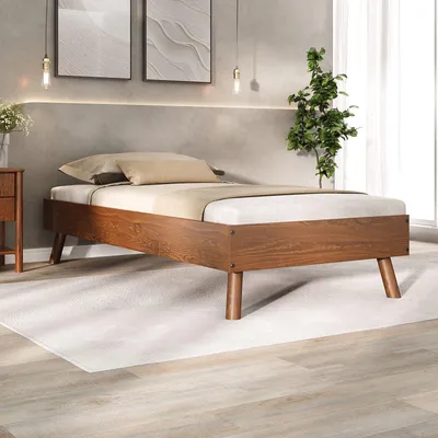 Produktbild von Futonbett KARRI aus Massivholz, 100 x 200 cm, Kastanie – Holzbett mit konischen Füßen, Einzelbett für Schlafzimmer, Massivholz-Bett mit niedriger Rahmenhöhe, klassische Formgebung