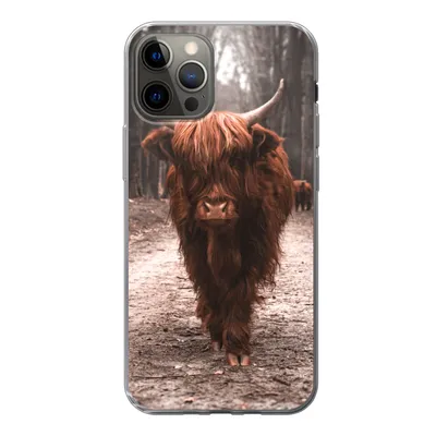 Produktbild von MuchoWow® Handyhülle Schutzhülle Hülle für iPhone 12 Pro Schottischer Hochländer - Wald - Kuh - Tiere - Natur Silikon Softcase Handy Hülle - Abdeckung