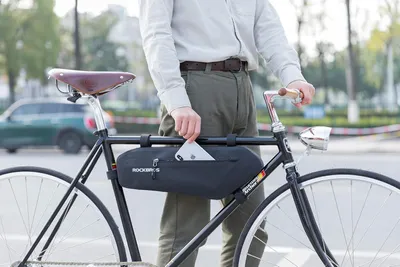 Productafbeelding van Waterdichte zadeltas, driehoekig, ca. 3 liter, zwart - fietstas voor het frame