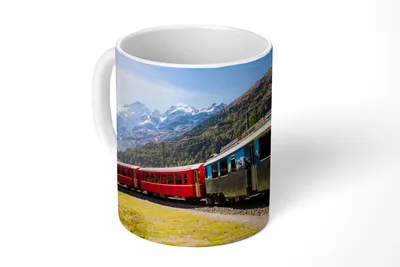 Produktbild von KitchenYeah® Tasse Kaffeetasse Kaffeebecher 350 ml Ein roter Zug in den Bergen Teetasse - Fototasse - Becher - Keramikbecher - Teebecher - Kaffeetasse - Bürotasse