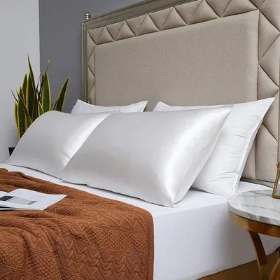 Produktbild von Famanu Satin-Kissenbezüge 40x80 cm weiß 2 Stück, Haut- und Haarschutz, anti-Falten, weicher als Seide, Umschlagverschluss