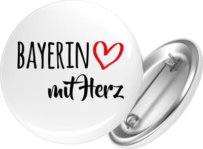 Produktbild von Huuraa Button Bayerin mit Herz 59mm rund mit Sicherheitsnadel Ansteckbutton Geschenkidee