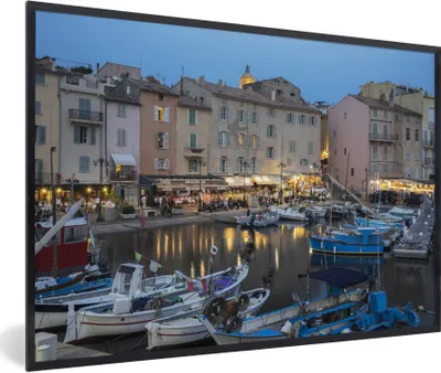 Produktbild von MuchoWow® Gerahmtes Poster Der Hafen von Saint-Tropez in der Abenddämmerung in Frankreich 90x60 cm - Poster mit Schwarzem Bilderrahmen Wandposter Rahmen Foto Bilder - Fotorahmen - Foto-Plakat