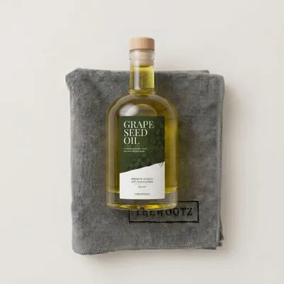 Productafbeelding van TheWootz Onderhoudsolie Starterspakket 500 ml – 100% Druivenpitolie + Microvezeldoek – Compleet Starten met Snijplankonderhoud voor Houten Snijplanken