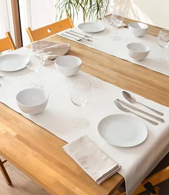 Produktbild von Monaco Cloud White Tischläufer  in Lederoptik | Tafelläufer Weiss 140x45cm