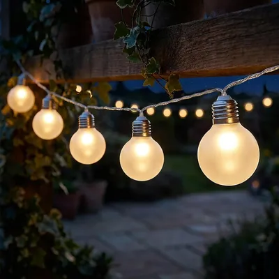 Produktbild von Lichterkette mit 8 LED Glühbirnen für Außen und Innen batteriebetrieben - 110 cm - Garten Dekobeleuchtung mit transparenten Lampen