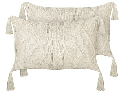 Produktbild von BELIANI Dekokissen 2er Set Hellbeige aus Baumwolle 30 x 50 cm Rechteckig mit Flechtmuster Quasten Modern Deko Sofa Sessel Bett Wohnzimmer Schlafzimmer