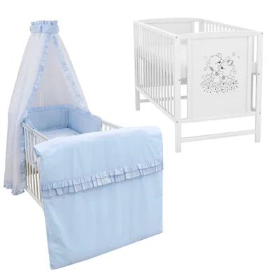 Produktbild von Baby-Delux Babybett Gitterbett Mia weiß 60x120 inkl. Matratze Bettwäsche Set 10tlg Royal Rüsche Blau