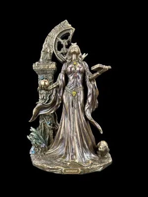 Productafbeelding van Aradia – Koningin der Heksen – Decoratieve figuur in bronskleur, handgeschilderd, 14,5 cm × 11 cm × 25,5 cm, modelnummer WU77892A4