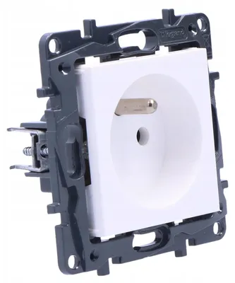 Image de Legrand Prise de courant simple Niloe Step blanc