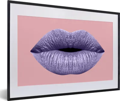 Produktbild von MuchoWow® MuchoWow® Gerahmtes Poster Lippen - Pastell - Rosa 60x40 cm - Poster mit zchwarzem Bilderrahmen - Schlafzimmer - Plakat in Rahmen - Drucken