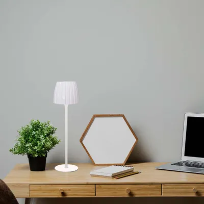 Immagine prodotto di V-TAC Lampada LED da Tavolo 2.7W ricaricabile Bianco a batteria con USB C Touch Dimmerabile 3in1 - 23355