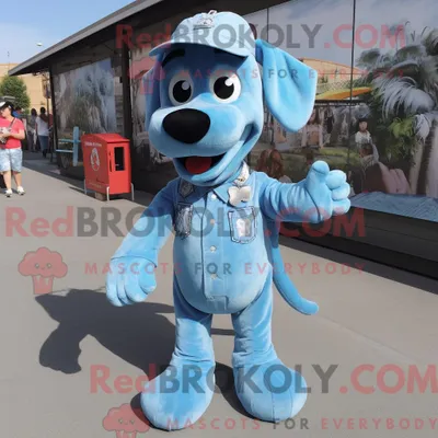 Produktbild von Maskottchenfigur REDBROKOLY eines himmelblauen Hundes mit Jeanshemd und Schnürsenkeln