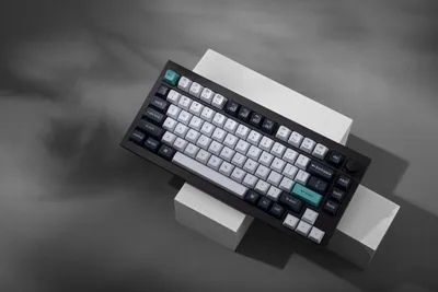 Zdjęcie produktu dla Keychron Q1 Max, Przewodowy i Bezprzewodowy, USB + RF Wireless + Bluetooth, Mechaniczna, QWERTY, RGB LED, Czarny, Cyjan, Ciemny Niebieski, Biały
